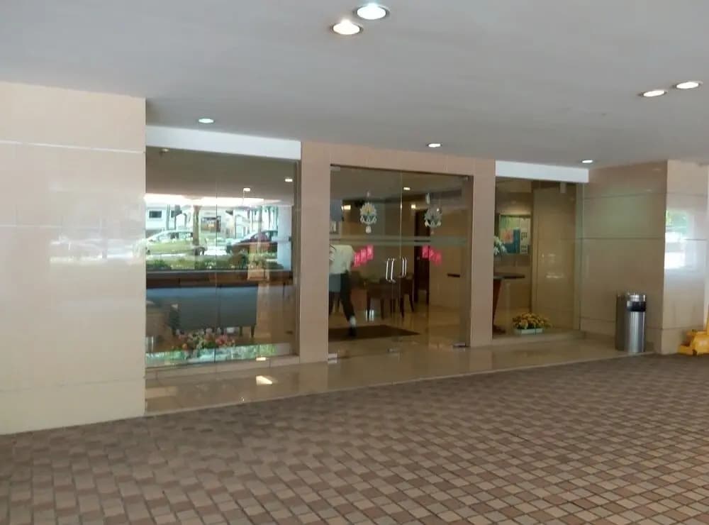 Windsor Tower Serviced Apartment - photo 8