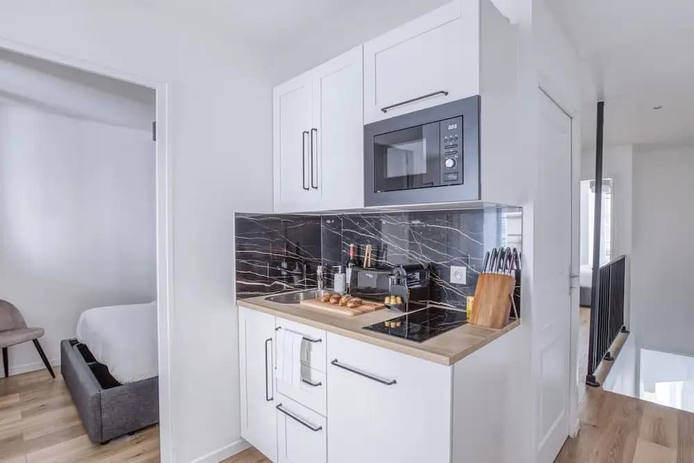 Stunning 3BR Home in the Heart of 10th Arr. Paris! - photo 11