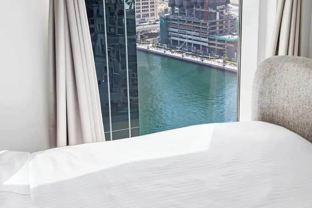 Luxury Suite Canal Views Infinity Pool - photo 20