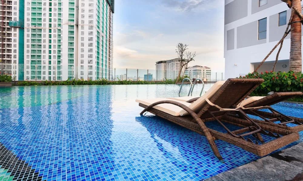 Infinity Edge Pool Rivergate - photo 15