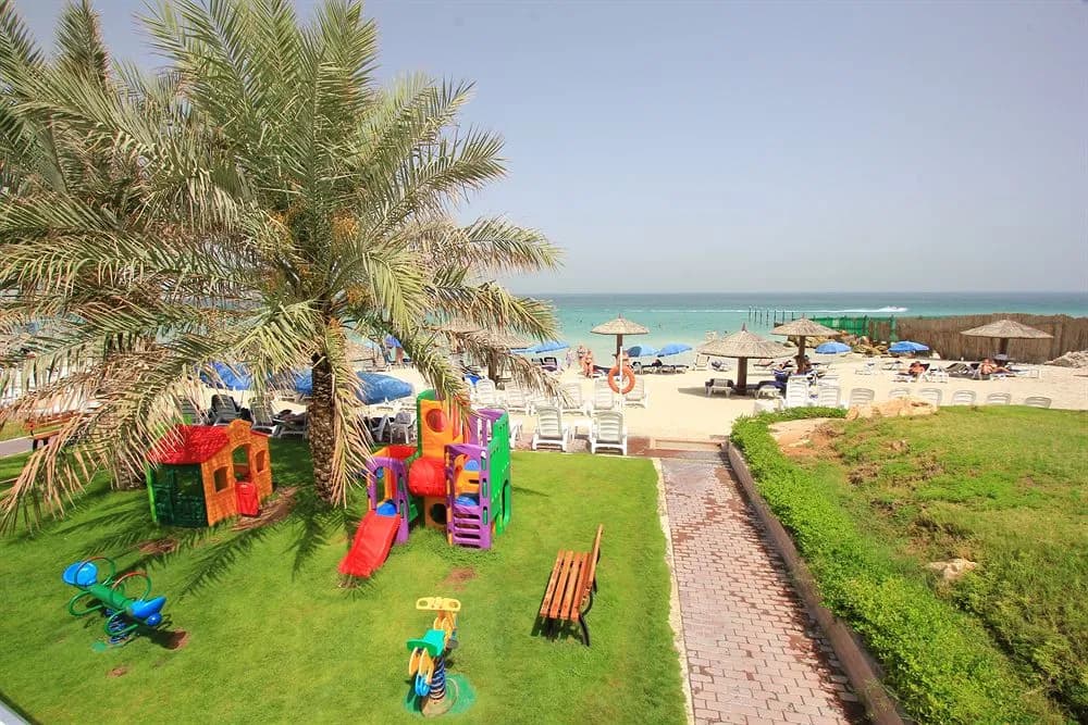 Beach Hotel Sharjah - photo 18