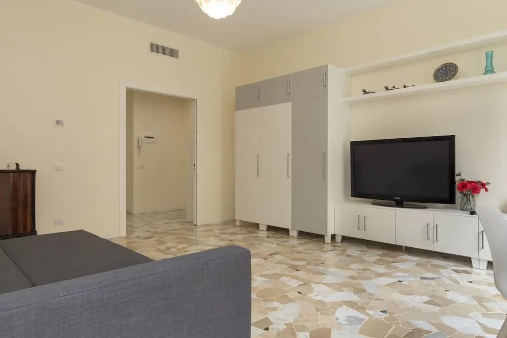 JOIVY Modern 2bed flat with balcony, 250m from M5 Foppa and M2 Sant'Agostino - photo 21