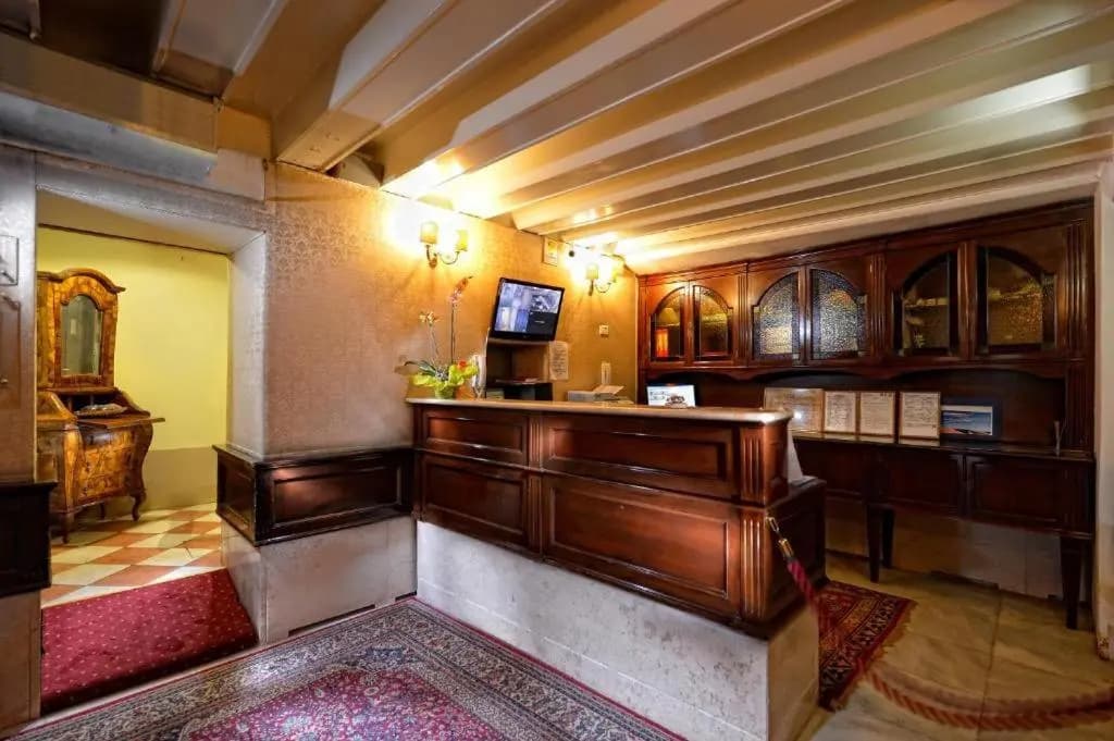 Hotel San Maurizio - photo 2