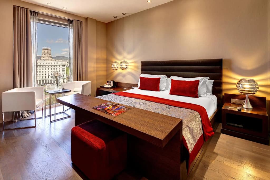Olivia Plaza Hotel - photo 2