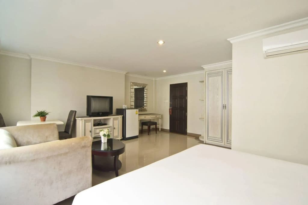 LK Mansion - photo 7