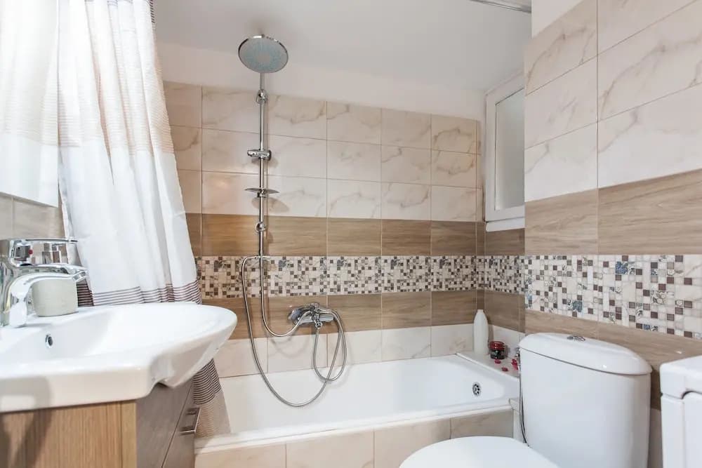 Central Quiet Safe Apartment - photo 6