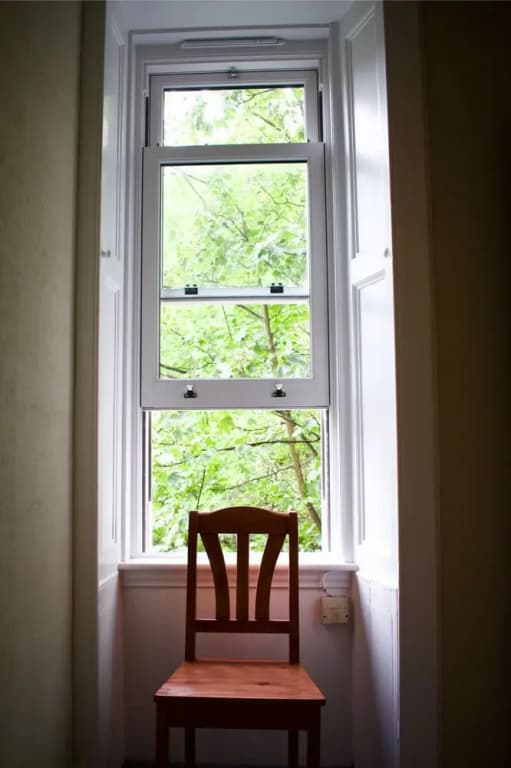 Welcoming 2 Bedroom Flat Near Fountainbridge - photo 8
