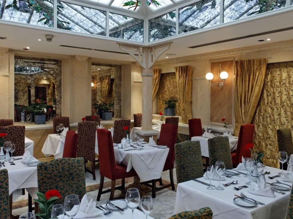 Rochester Hotel by Blue Orchid - photo 18