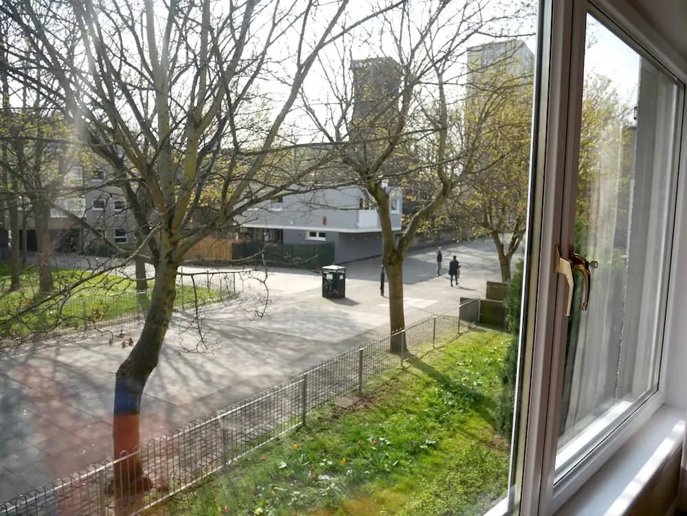 Bright 2 Double Bedrooms Apartment - photo 8