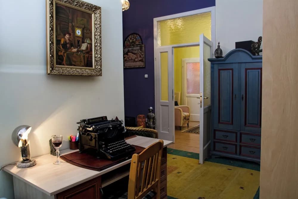 Stunning 2 Double Bedroom Apartment In The Centre Of Budapest - photo 7