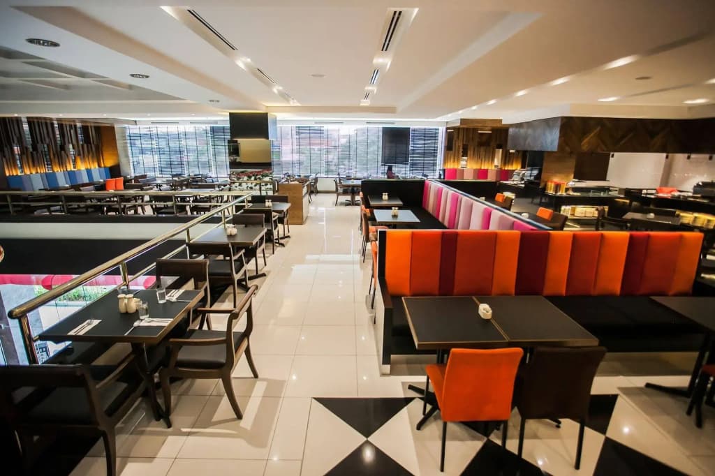 Crystal Crown Hotel - photo 16