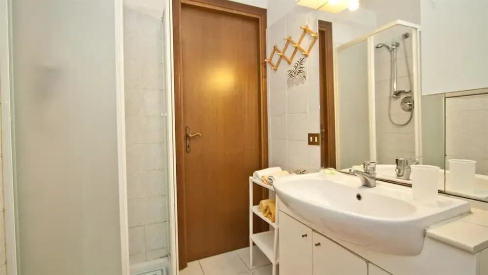 Rental In Rome Celestino Apartment - photo 6