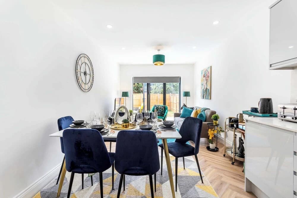 The West London Luxury Apartment - photo 21