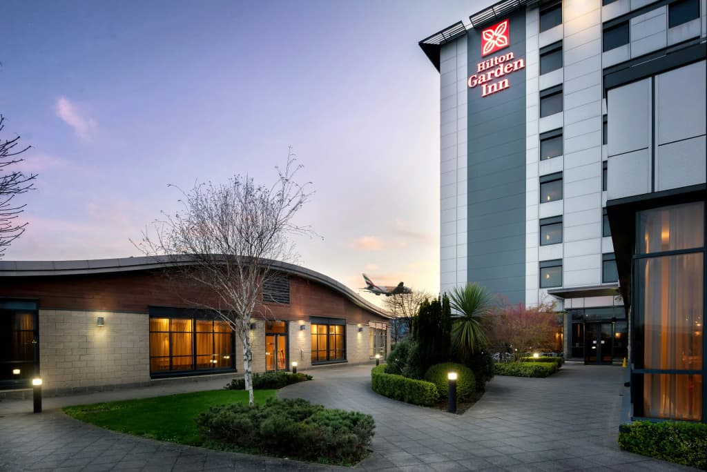 Hilton Garden Inn London Heathrow Airport - photo 1