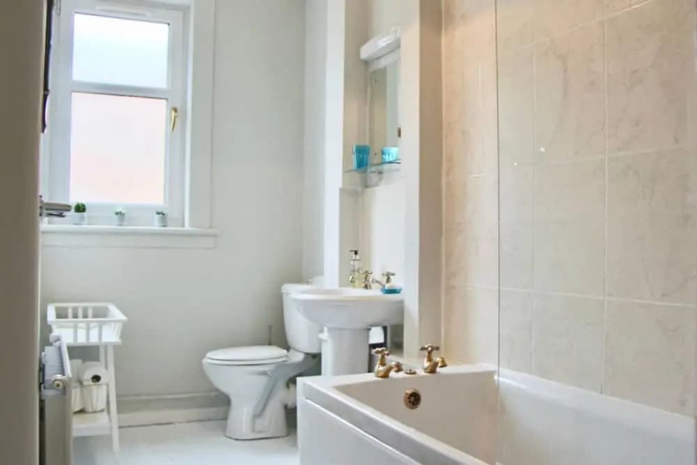 2 Bedroom Flat With Beautiful Views - photo 7