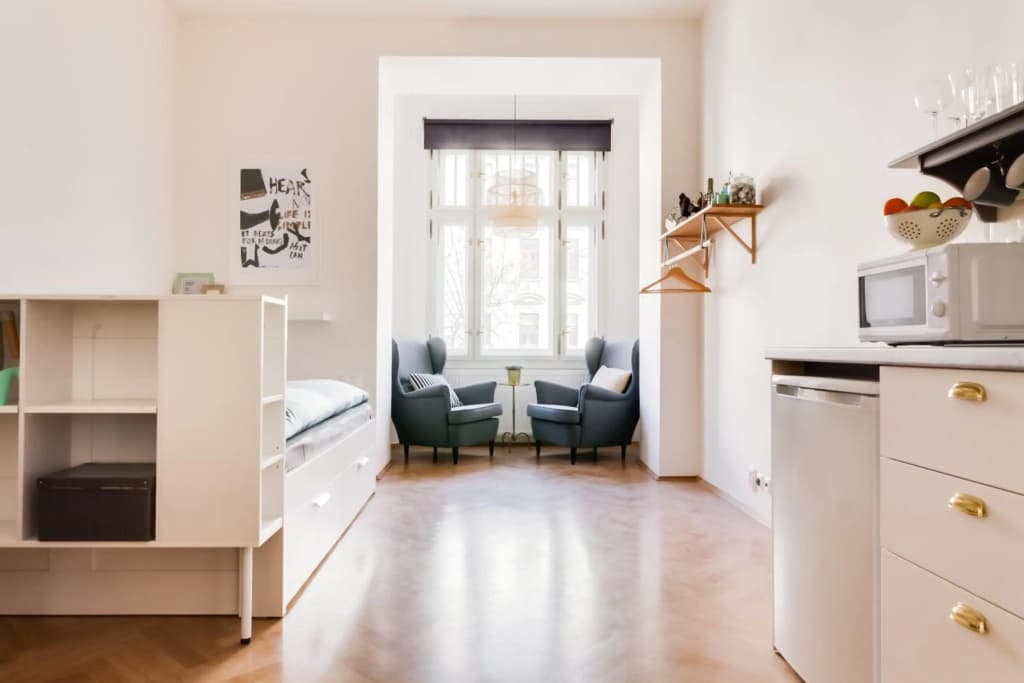 Trendy Local Apartment - photo 4