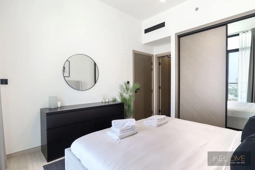 WelHome - Dubai Delight: Luxe Living 1BR at Binghatti Luna - photo 6