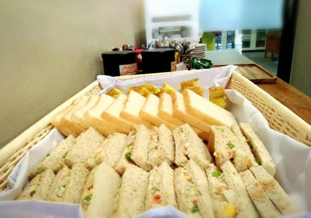 The Guest Hotel - Hostel - photo 15
