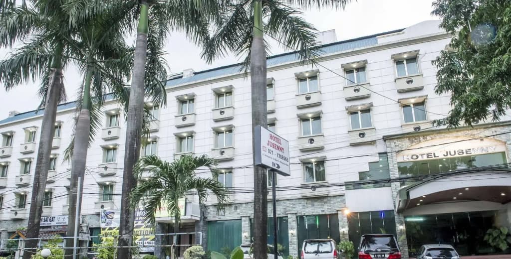 Jusenny Hotel - photo 1