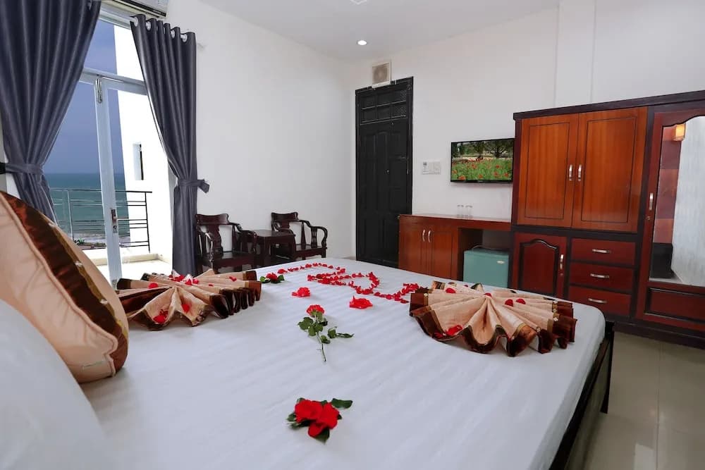 The Moon Hotel - photo 17
