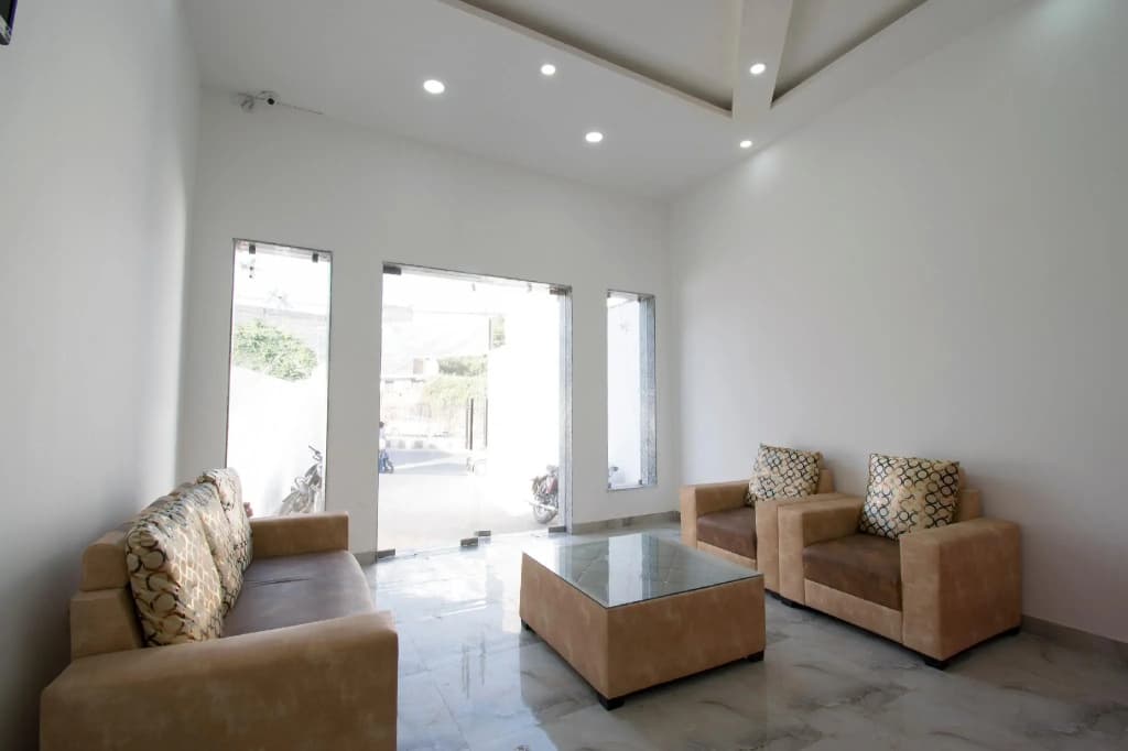 OYO 17389 Prince Palace - photo 8