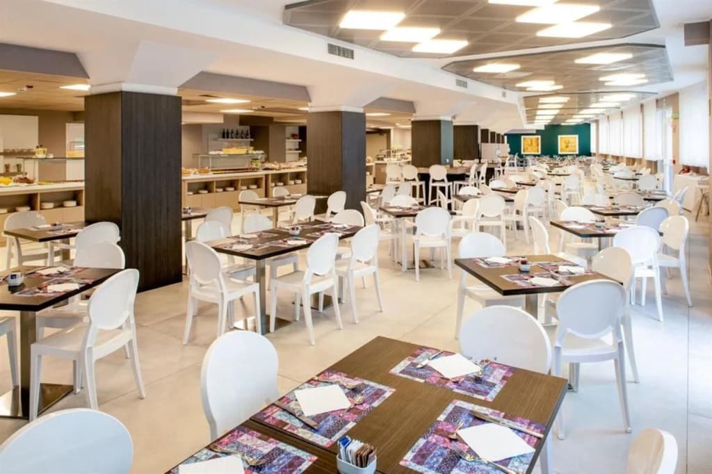 Hotel Leonardo da Vinci - photo 15