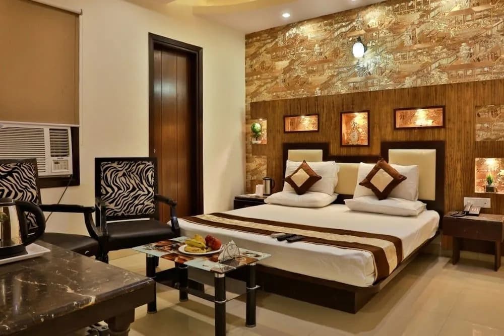 Hotel KNK International - photo 4
