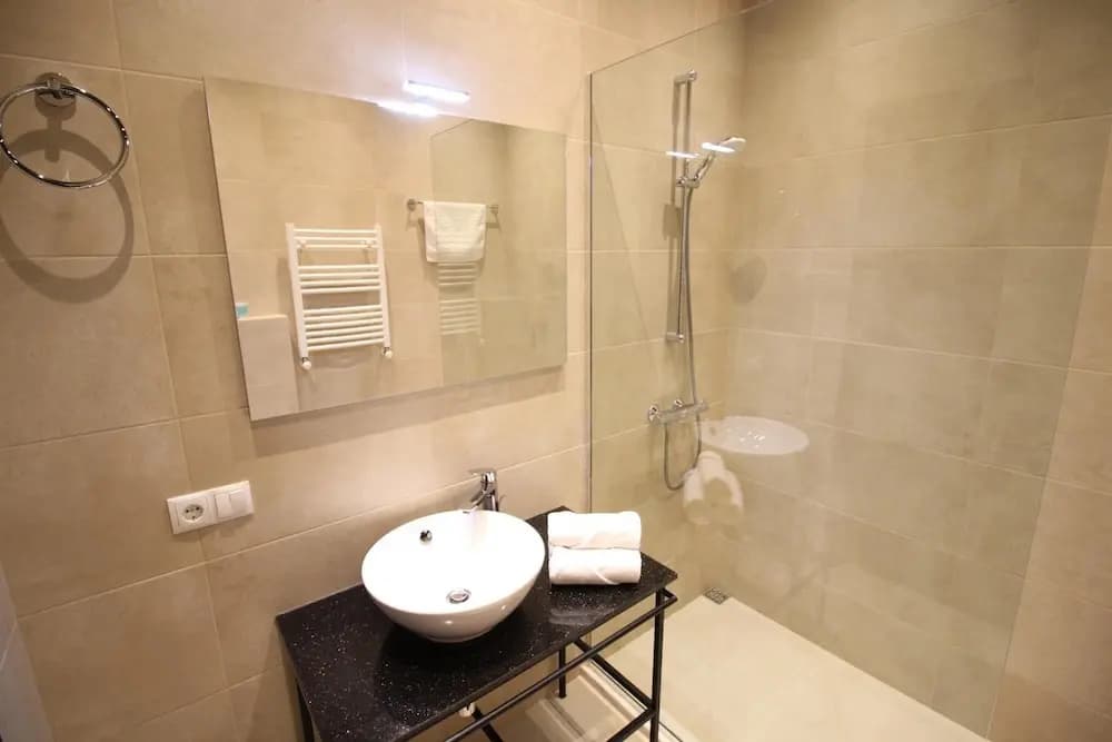 Superior Apartments - photo 9