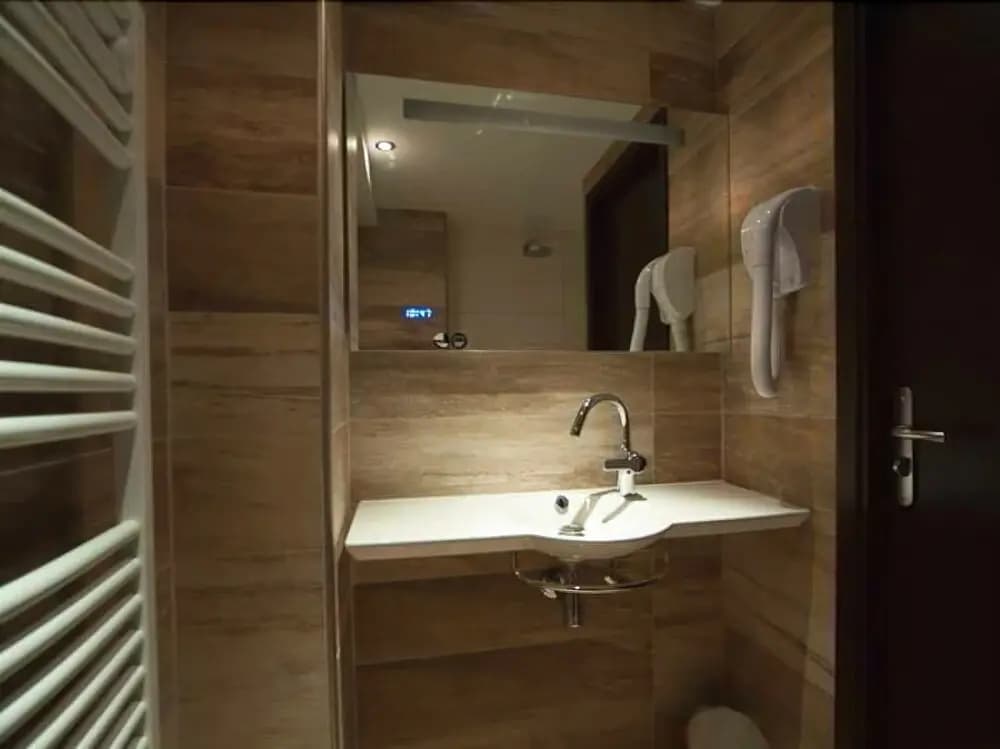 Central - photo 8