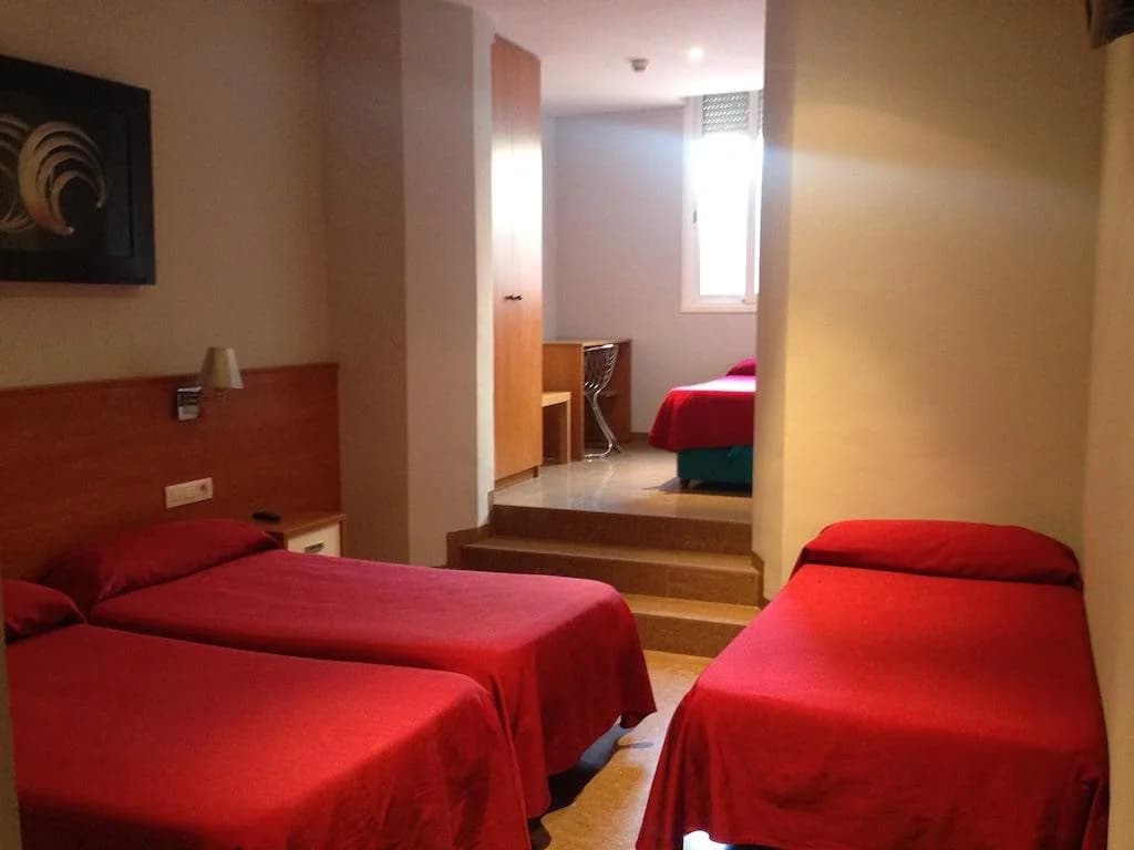 Hostal Drassanes - photo 8