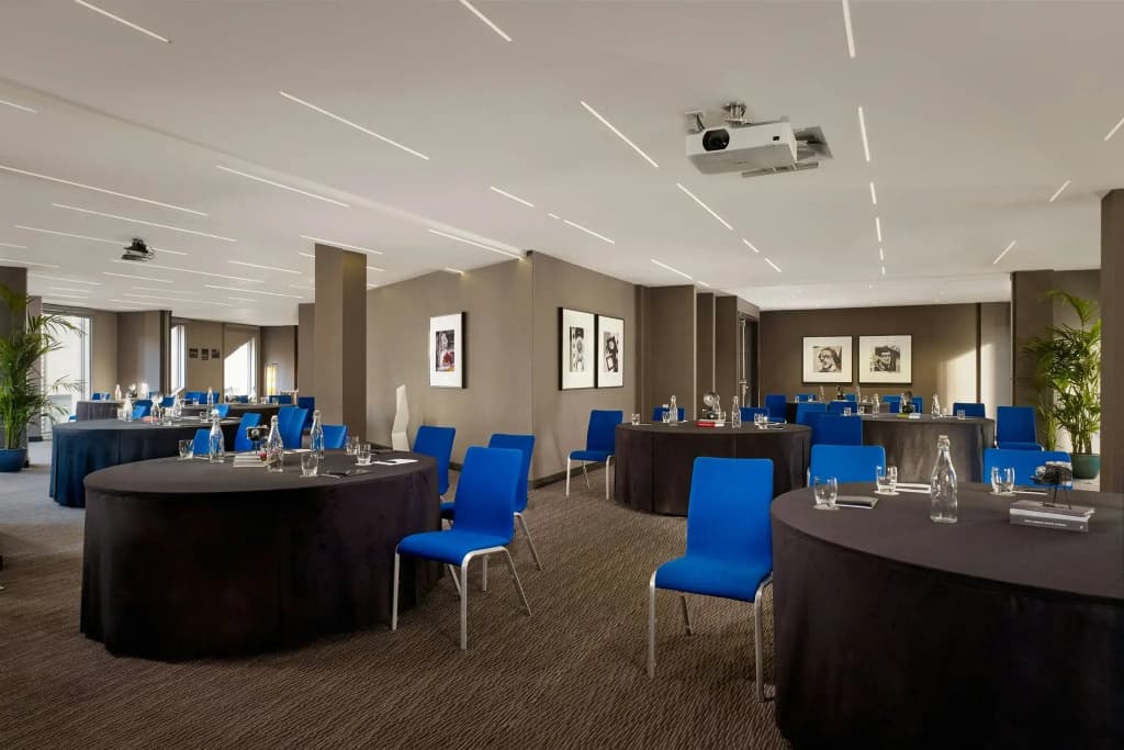 Montcalm East, Autograph Collection - photo 39