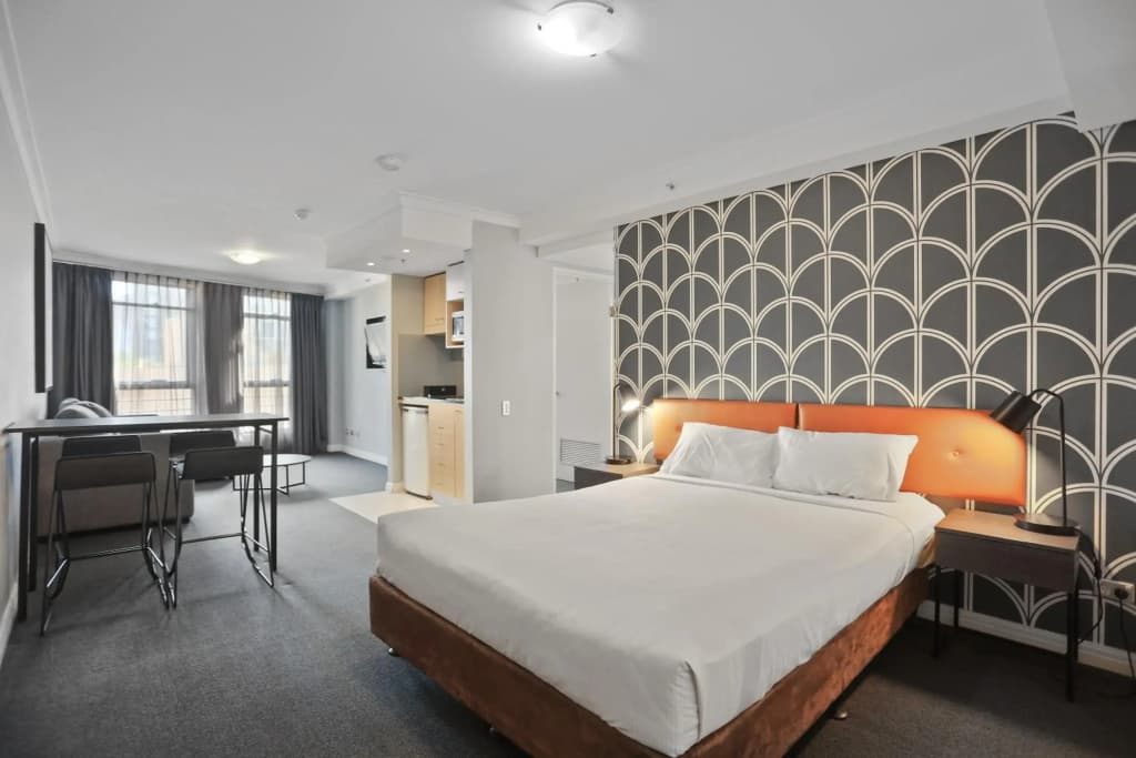 KOZYGURU Sydney CBD Amazing View 2 Bed Family Apartment NHA653-702 - photo 5