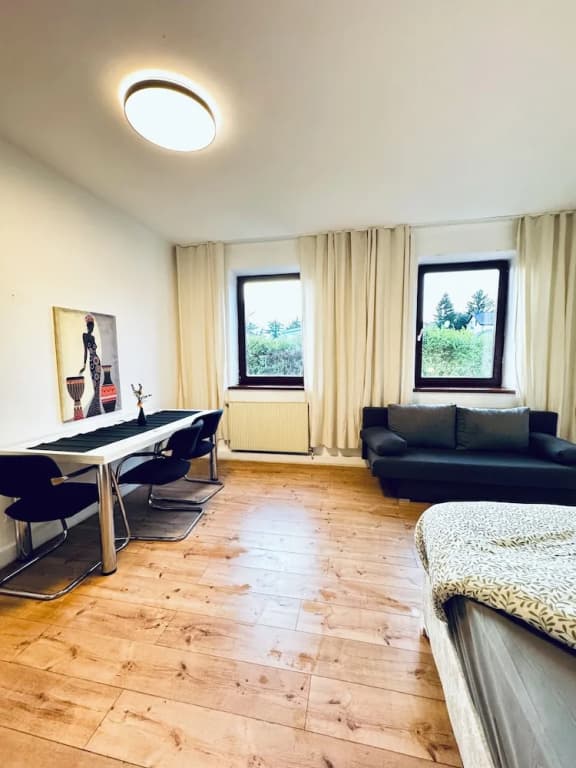 Spacious Budget Home Garden Stay - photo 13
