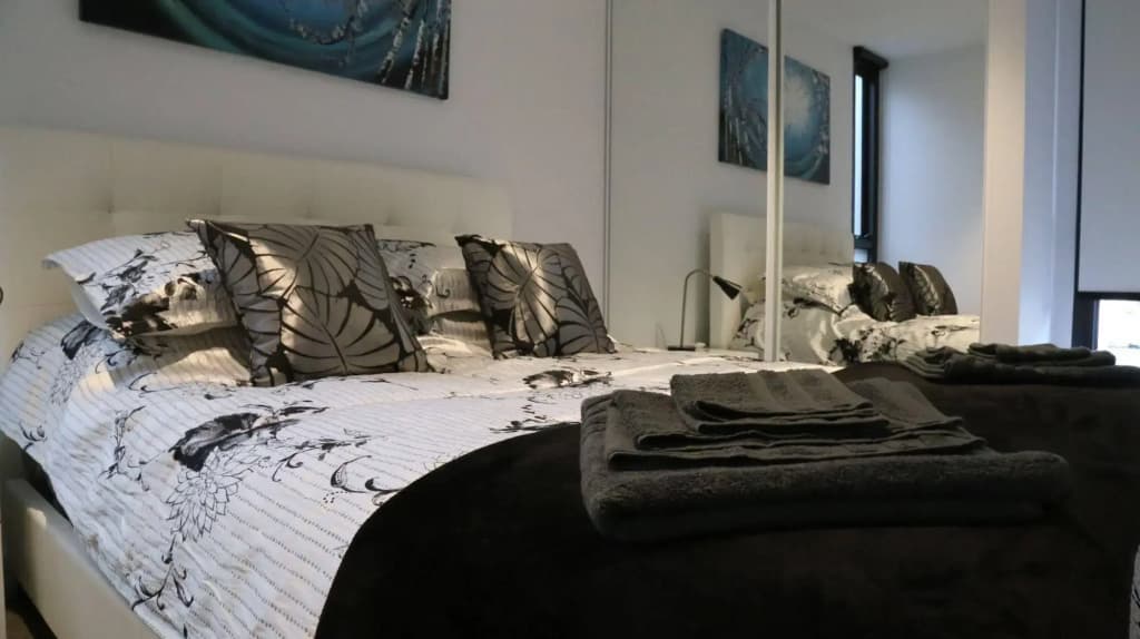 Heart of Ormond Apartment  by Ready Set Host - photo 3