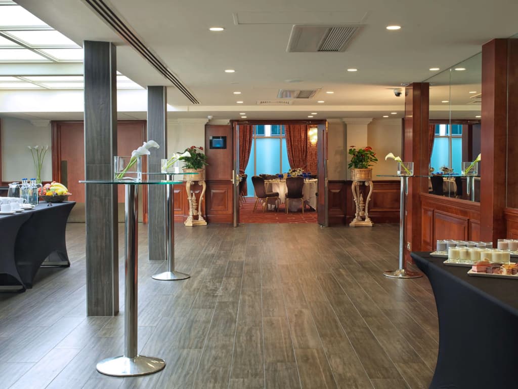 Radisson Blu Hotel, London Heathrow - photo 24