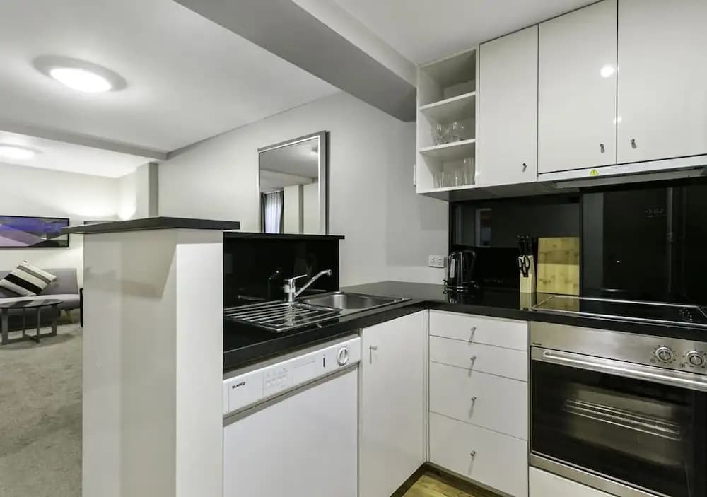 DARLING A Tidy Space in a Great Location - photo 8