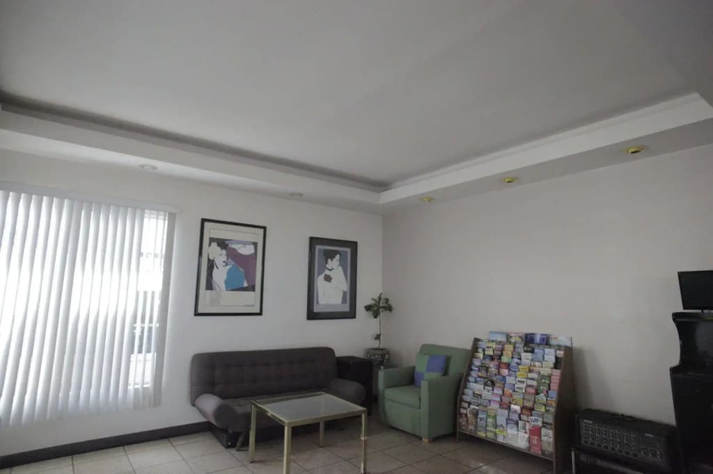 LA Royal Viking Apartments - photo 9