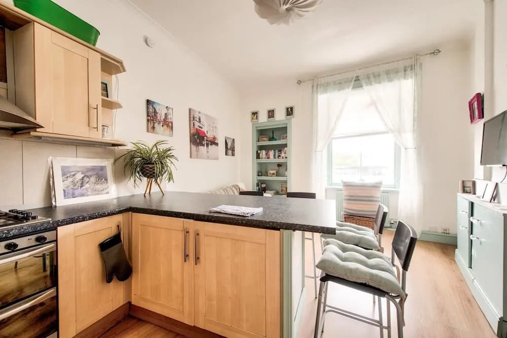 Cosy 2BR Home, 5 Minutes From Edinburgh Waverley! - photo 14
