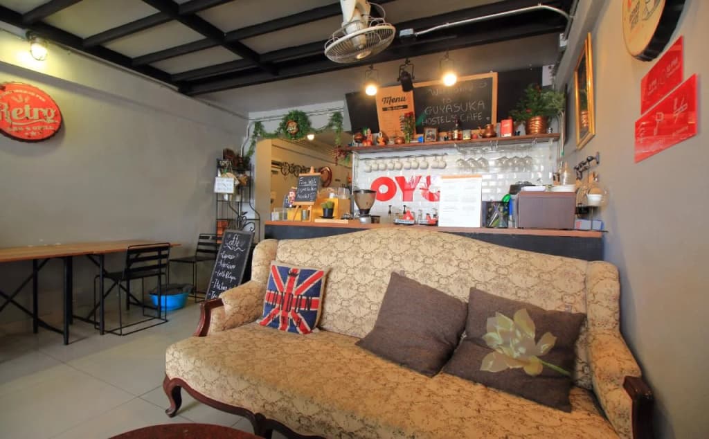 OYO 421 Guyasuka Hostel&cafe - photo 13
