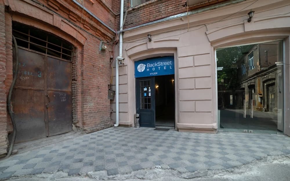 Backstreet Hotel - photo 1