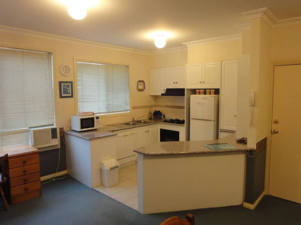 Moonee Valley Views Apartments - photo 16