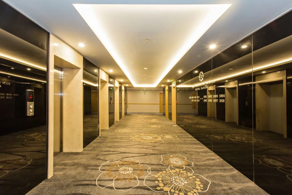 Zen Diamond Suites Hotel - photo 17