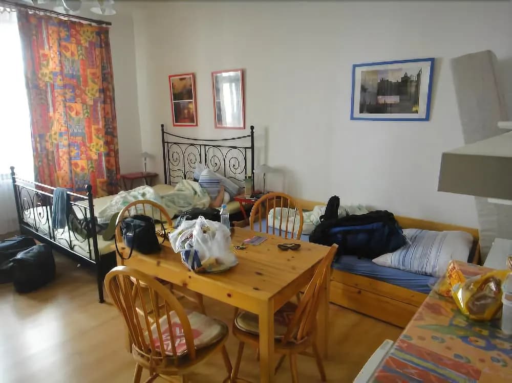 Ron's Rainbow Guest House - photo 6