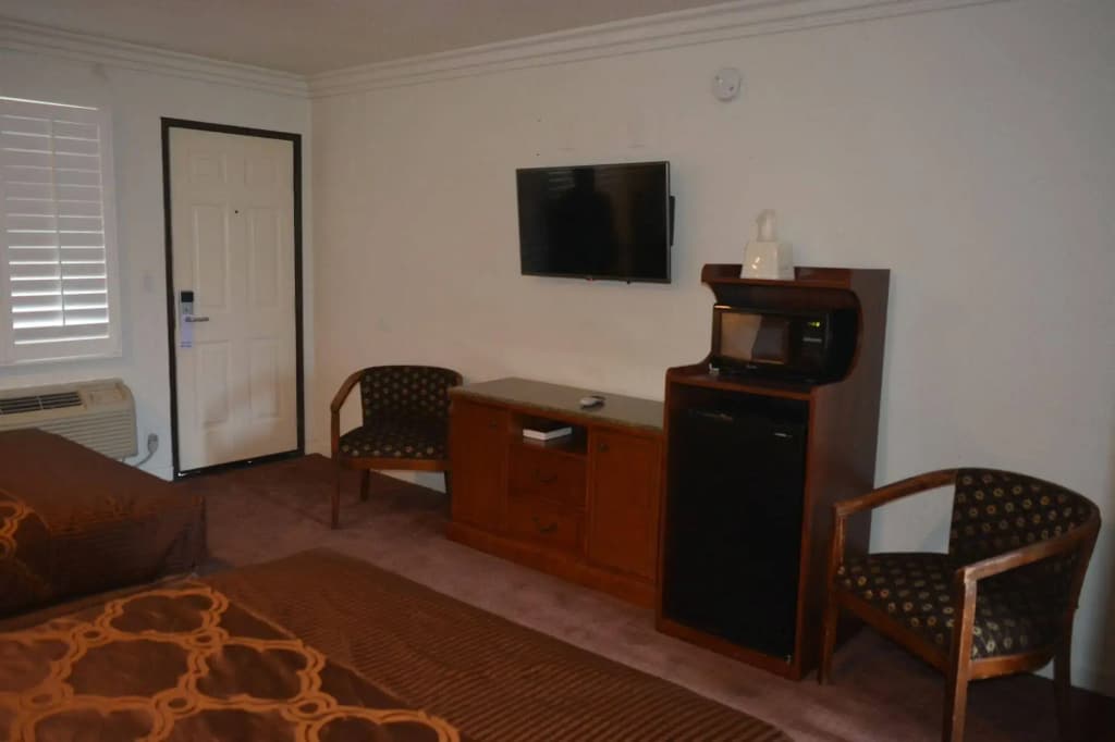 Welcome Inn on Colorado Blvd - photo 5
