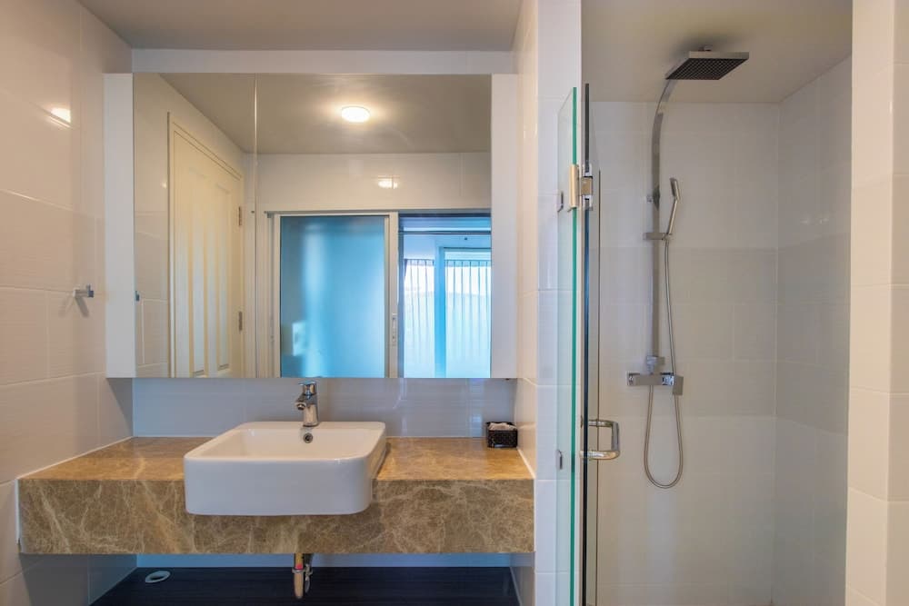 Dwija Hotel & Suite - photo 9