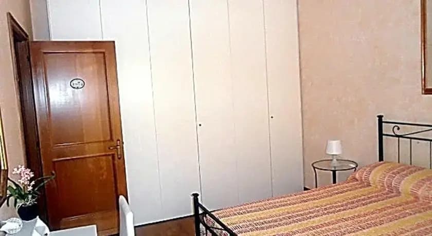 Samantha Holidays - photo 5