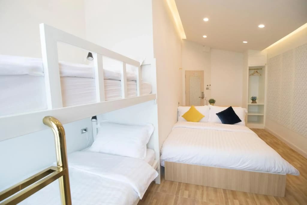 The LOL Elephant Hostel - photo 4
