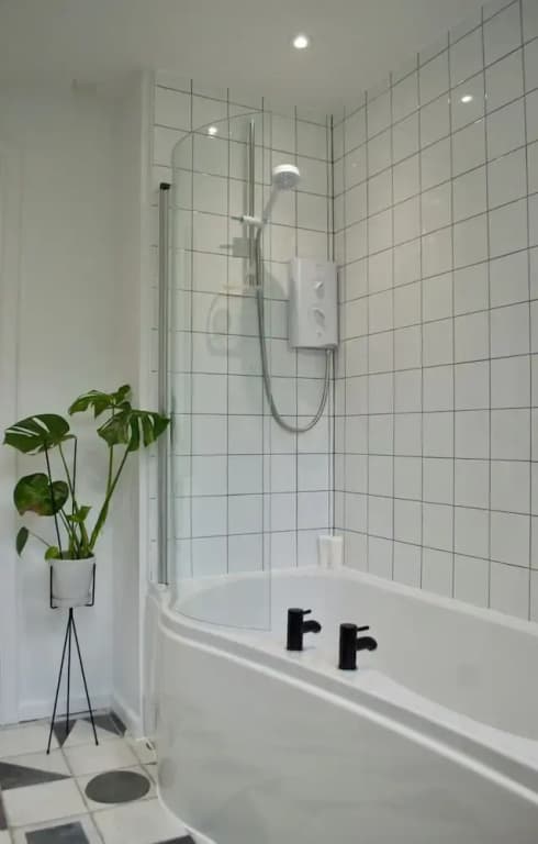 Scandi-style 1 Bedroom City Centre Apartment - photo 5