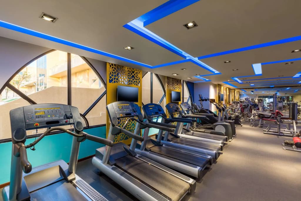 Metropolitan Al Mafraq Hotel - photo 17