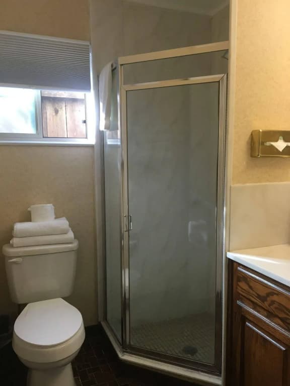 Pacific Heights Inn - photo 9